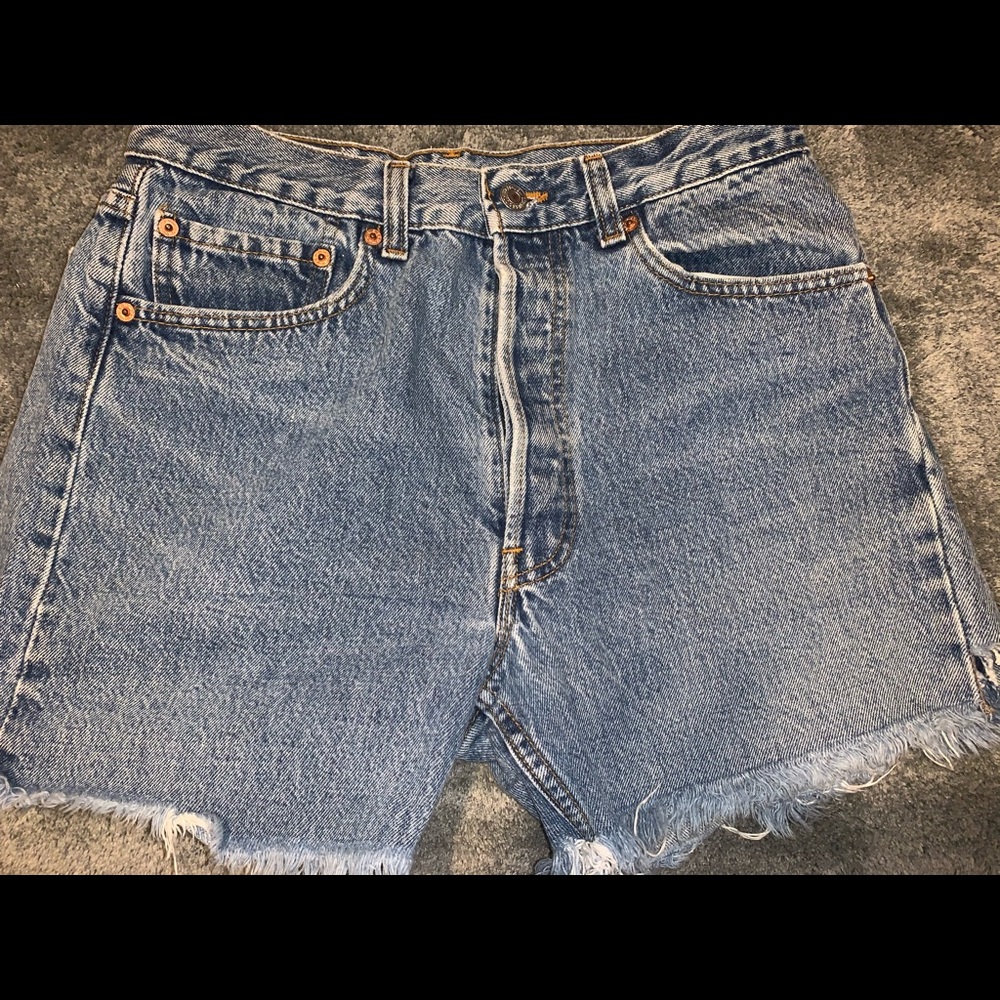 501 Levi jeans shorts